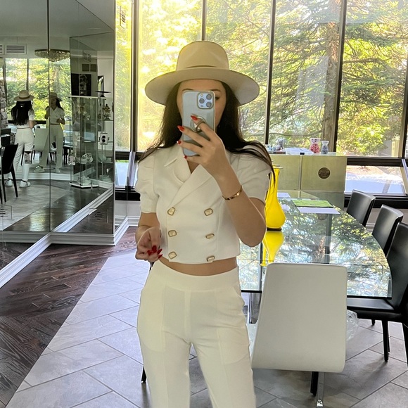 White blouse top - Picture 6 of 6